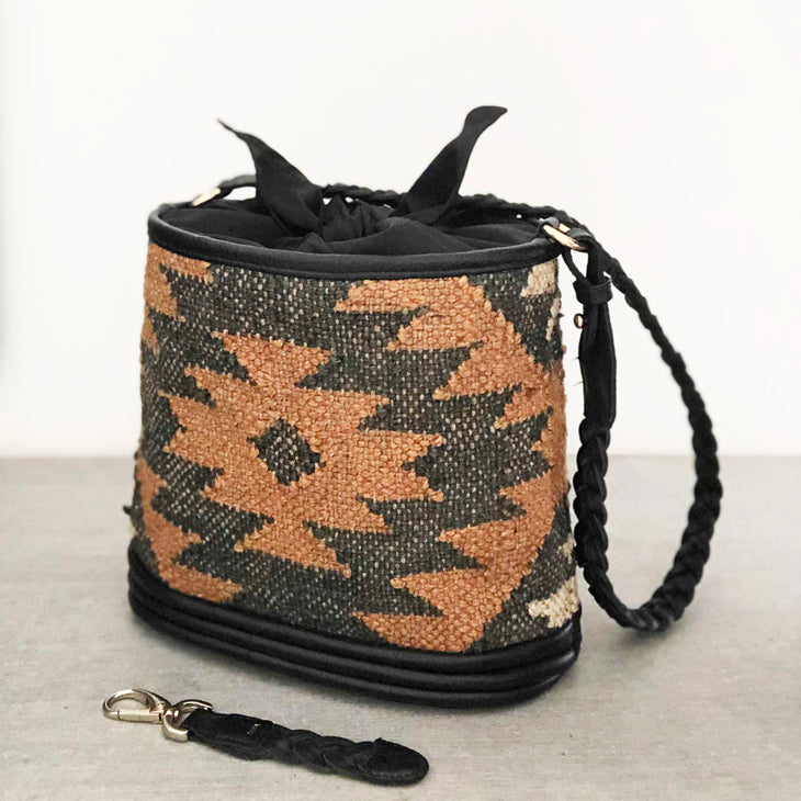 Sac seau Boho India foncé